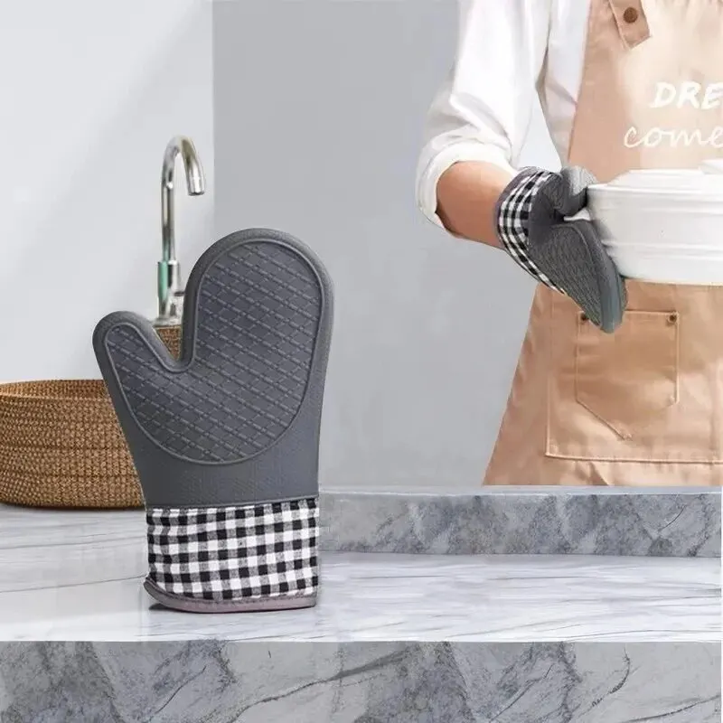 High-Temperature Lengthened Thickened Silicone Anti Slip Insulated Glove